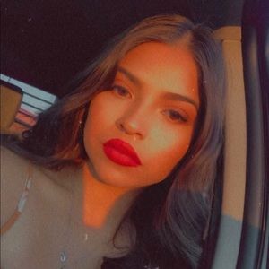 Meet your Posher, Briana